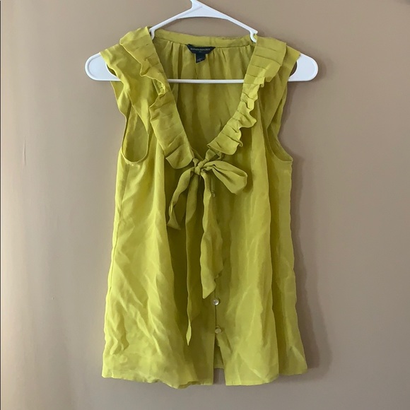Silk sleeveless blouse. - Picture 1 of 2